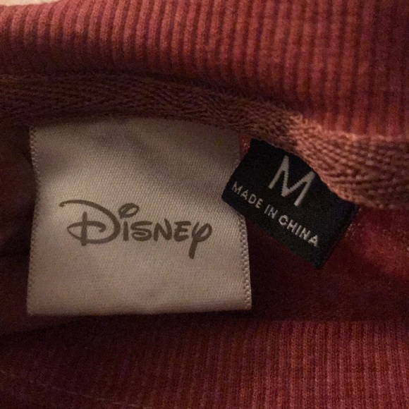 Reselling Disney medium Lion King sweater - Picture 3 of 3